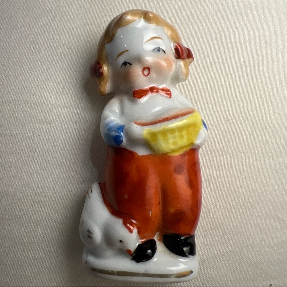 Vintage Ceramic Figurine w/ Chicken made in 1940s Occupied Japan 2.5” Rare Find